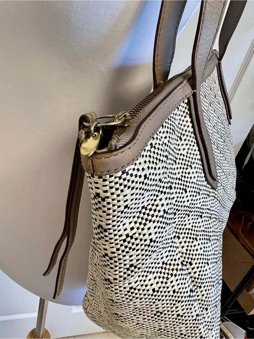 Fossil Sydney Woven Tote Bag Beige Black Checkerboard Zip Top Shoulder Bag luxe